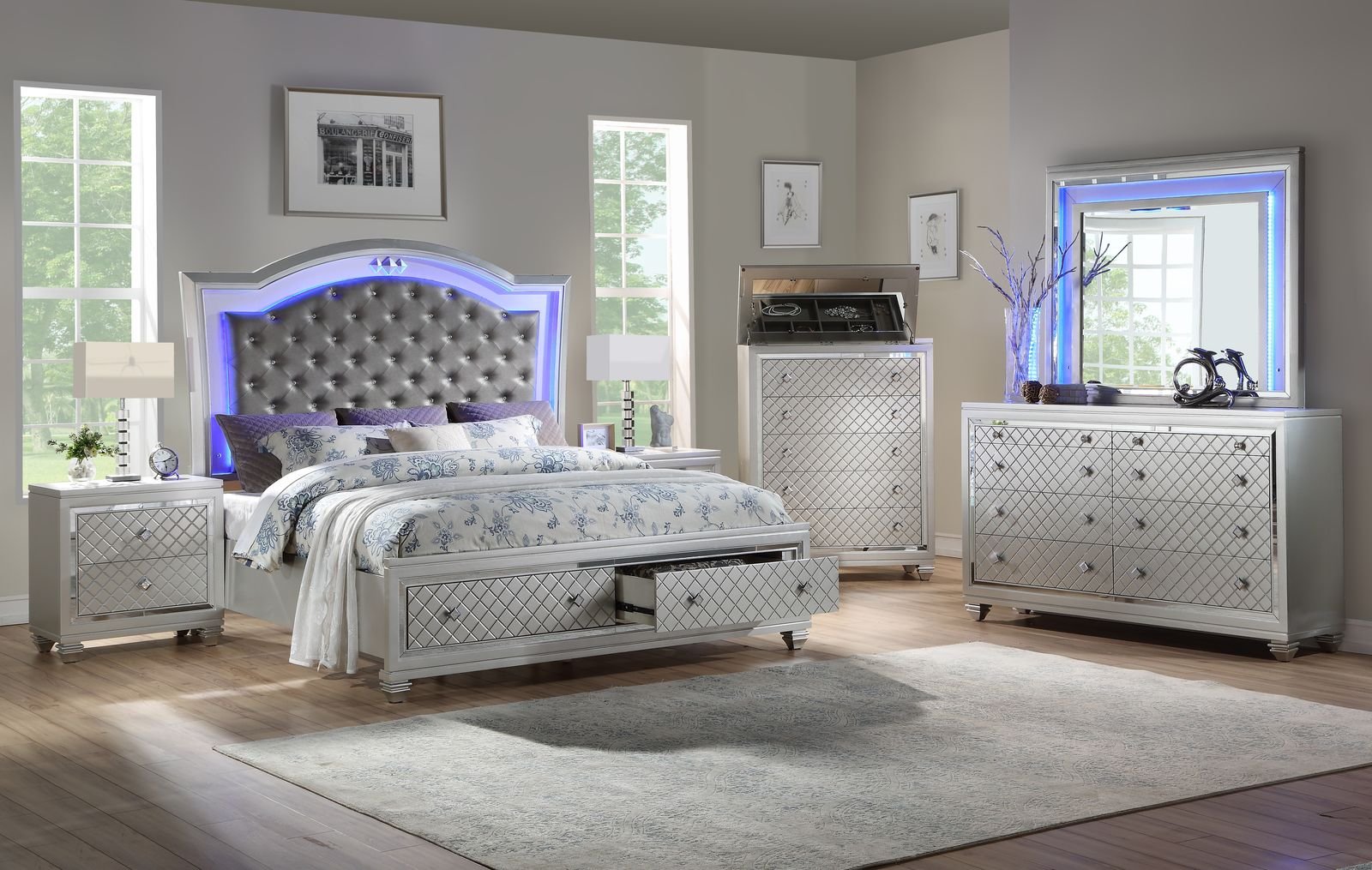 1755870974_478f80ed6907b57287d2.jpg SHINEY BEDROOM